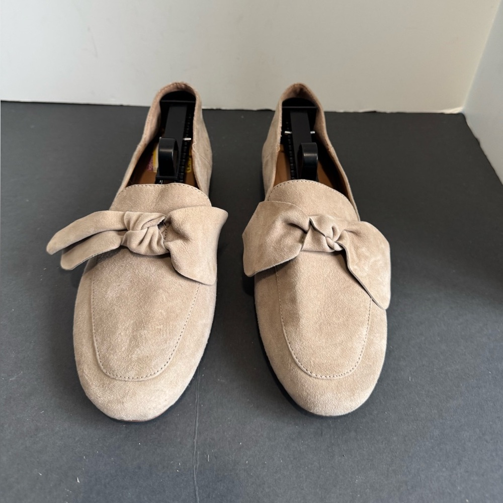 Franco Sarto Abyss Beige Suede Loafers with Bow Detail. Size 10M - Picture 2 of 14